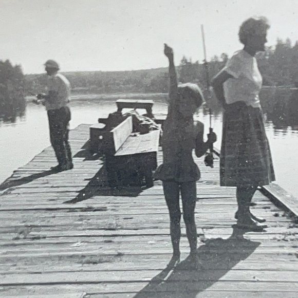 Found Photo Sunday Fishing at the Lake Vintage Snapshot 40s Family Trip - Picture 6 of 6